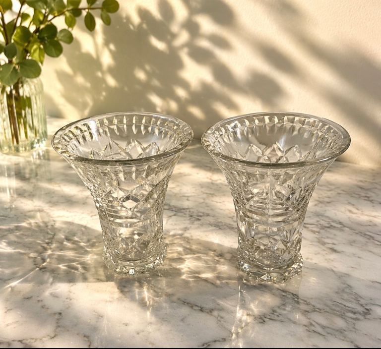 Elegant Pair of Pressed Glass Vases – Starburst & Diamond Pattern