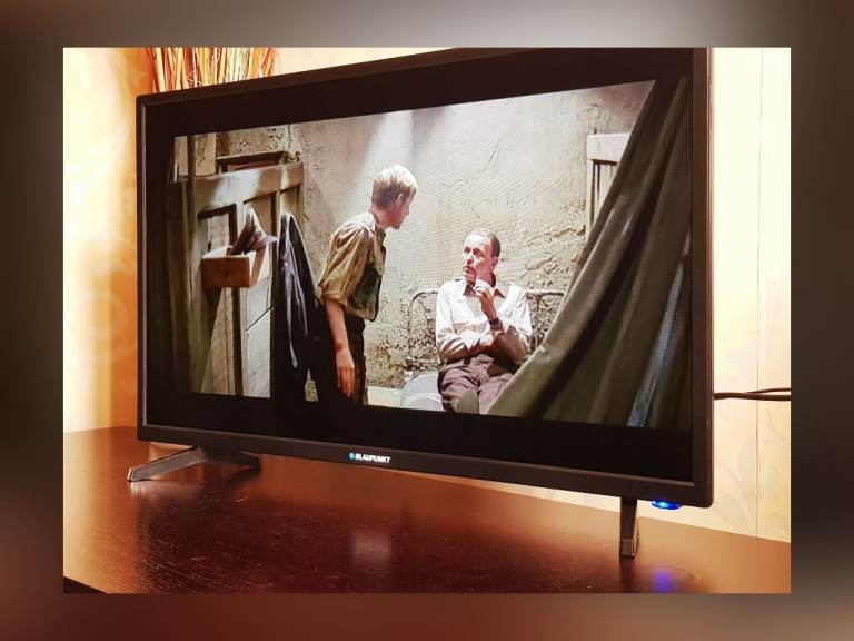 32 Smart Netflix LED TV - YouTube Prime