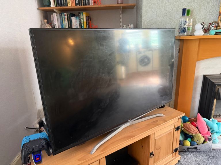 50 inch Polariod TV with Remote – Good Condition