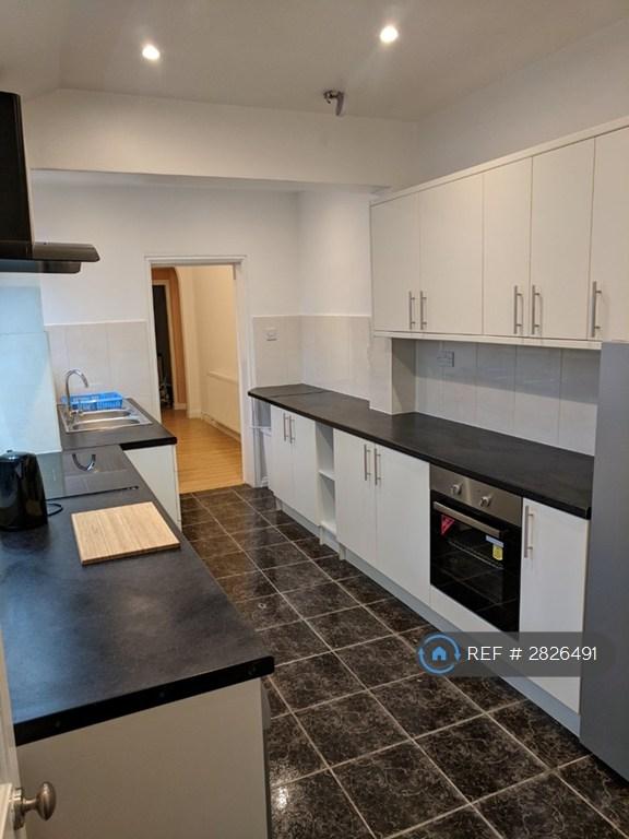 4 bedroom house in Bentley Lane, Walsall, WS2 (4 bed) (#2826491)