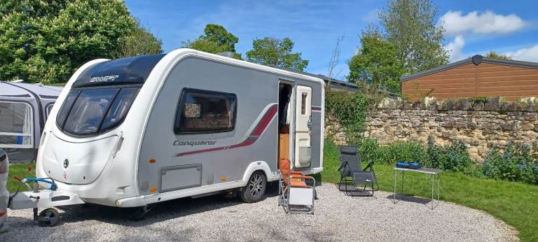 Swift conqueror 480 2 berth 2011 fantastic caravan silver side alder heating