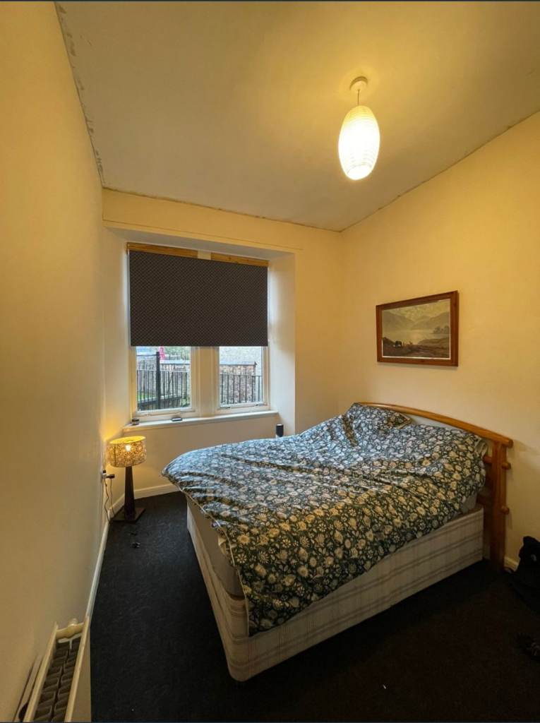 Double Room in Paisley Town Centre – Next to Paisley Canal Station