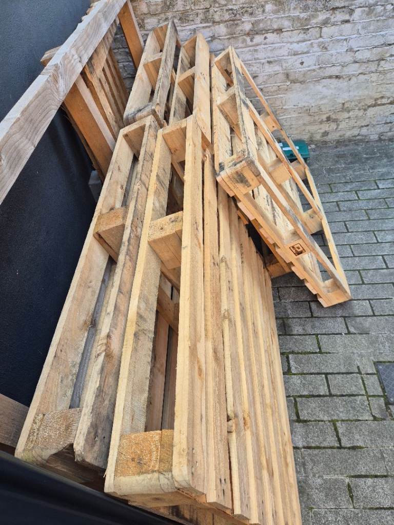 FREE Wooden Pallets – Collection Only