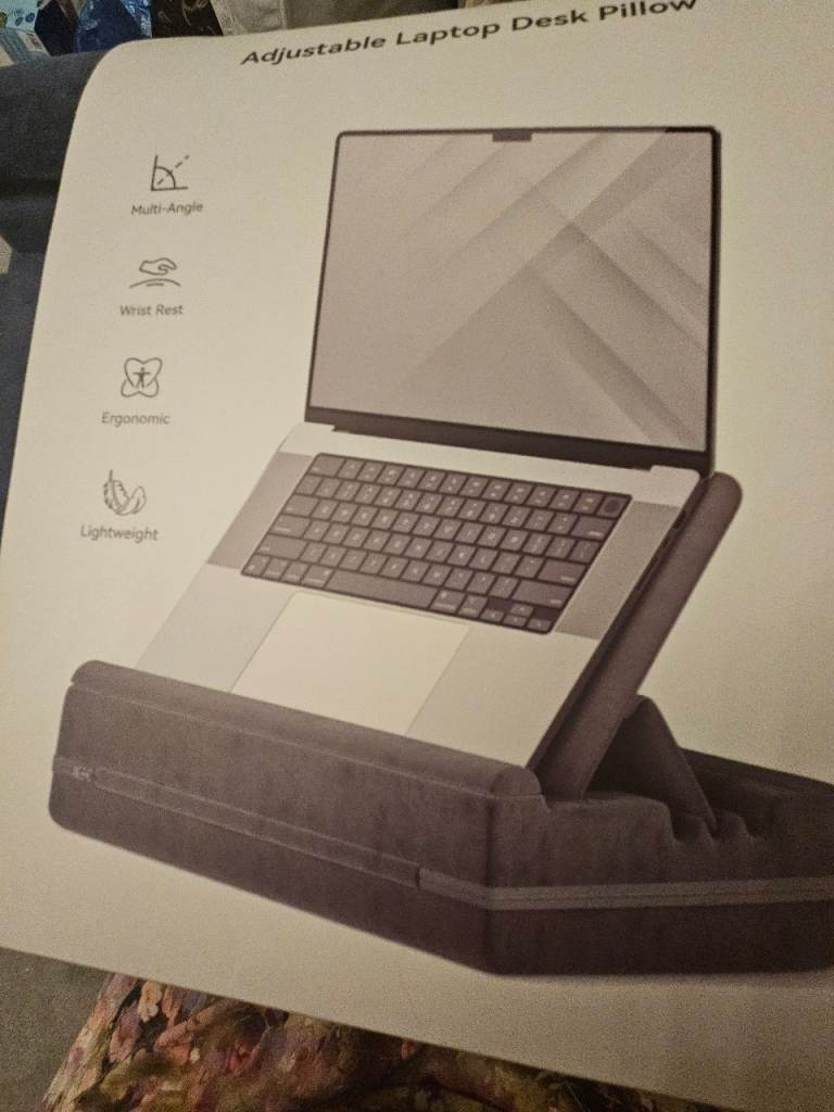 Adjustable laptop Desk pillow