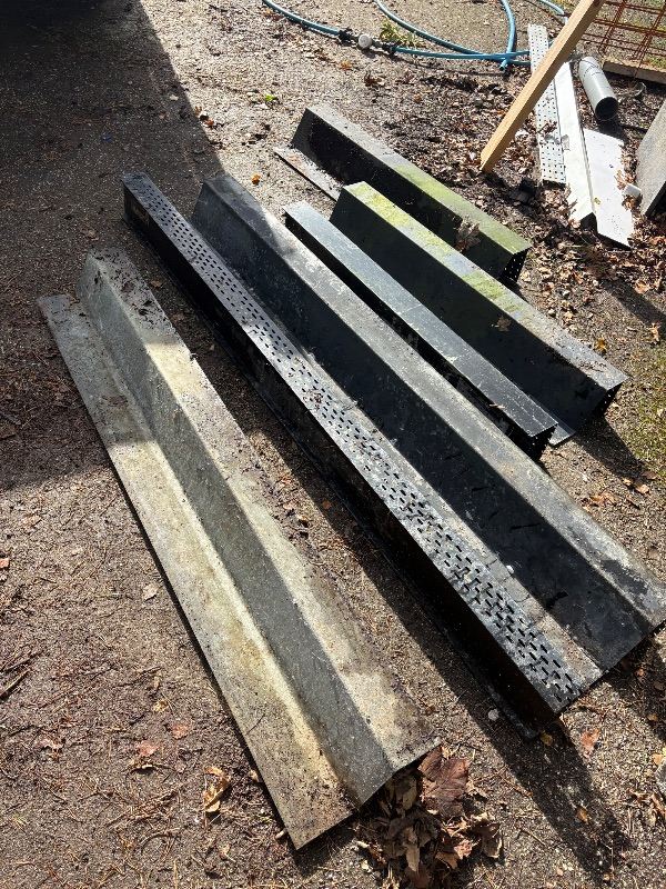 Assortment of 6 steel lintels