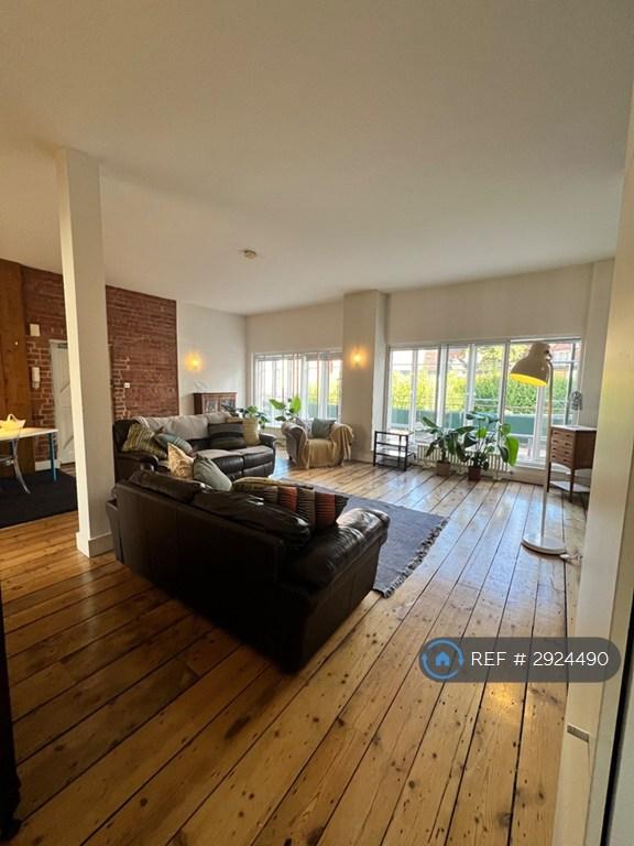 2 bedroom flat in The Ribbon Factory, Coventry, CV1 (2 bed) (#2924490)