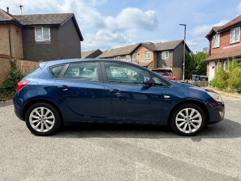 Well Maintained Vauxhall Astra 2012 Petrol | ULEZ | Clean MOT | Excellent Drive
