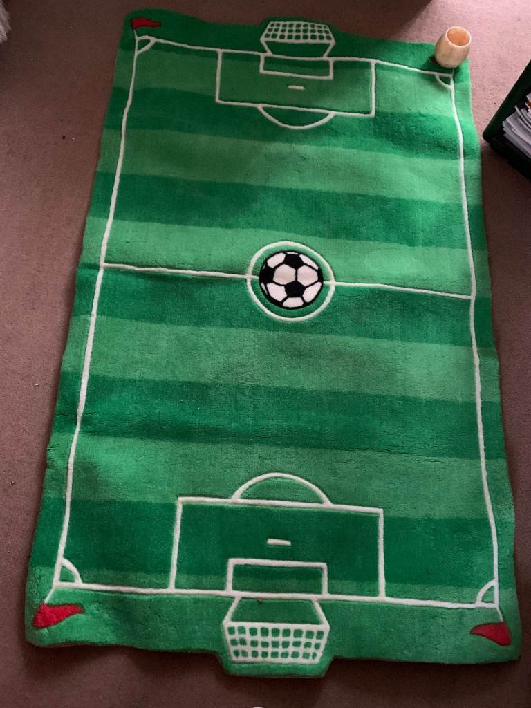 BRAND NEW LARGE BATHROOM MAT IN SHAPE OF FOOTBALL PITCH- 5 FEET x 3 FEET -REDUCED £40 UNTIL 18 FEB