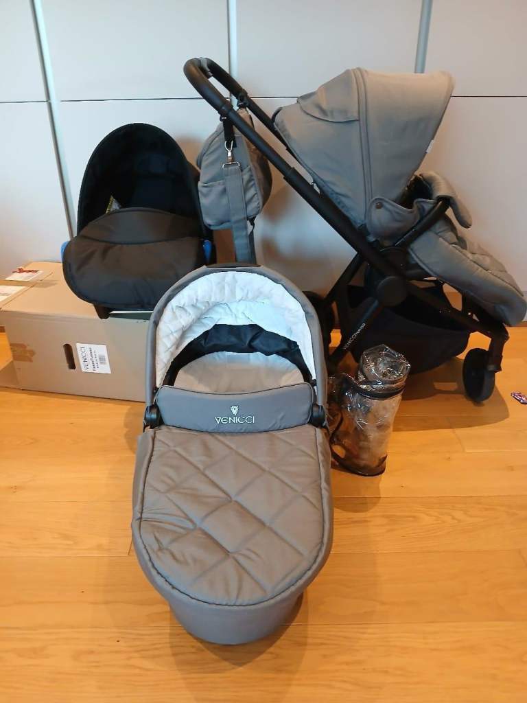 Venicci  3 in 1 Travel System