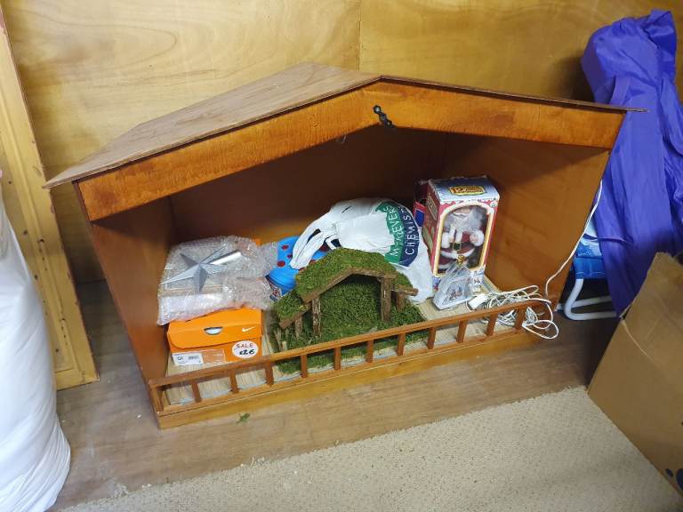 Lovely Wooden Stable for Christmas Nativity Scene