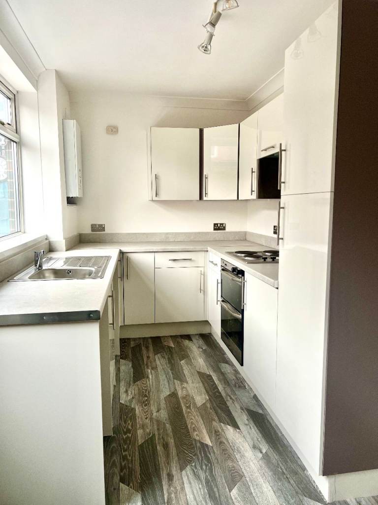 NEWLY RENOVATED | 3 Bedroom Semi-Detached House To Rent – Horwich, Bolton (BL6)