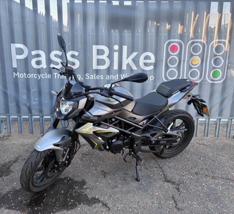 2025 Benelli BN125 125cc Geared Motorcycle - Low Miles!