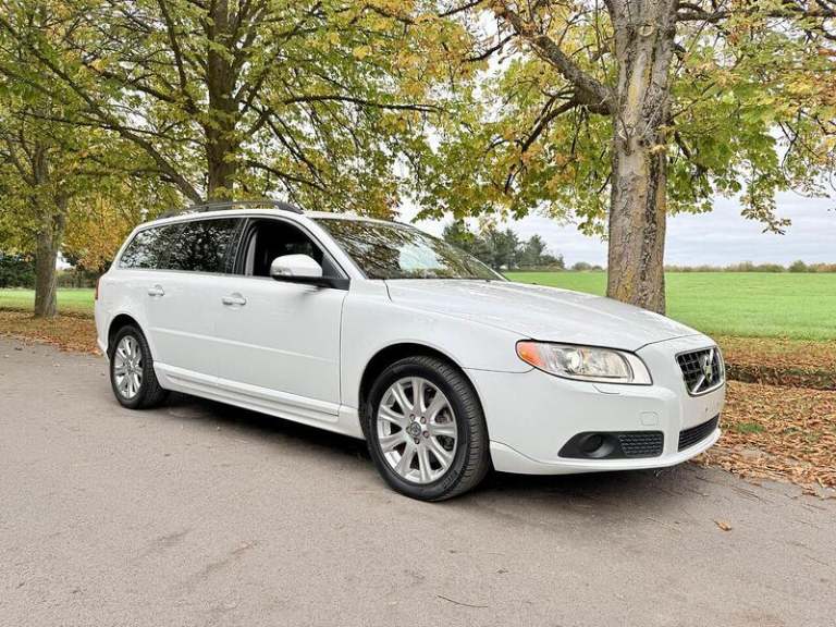  Volvo V70 2.5T SE Estate 5dr Petrol Geartronic Euro 4 (200 ps) Estate Petrol Automatic