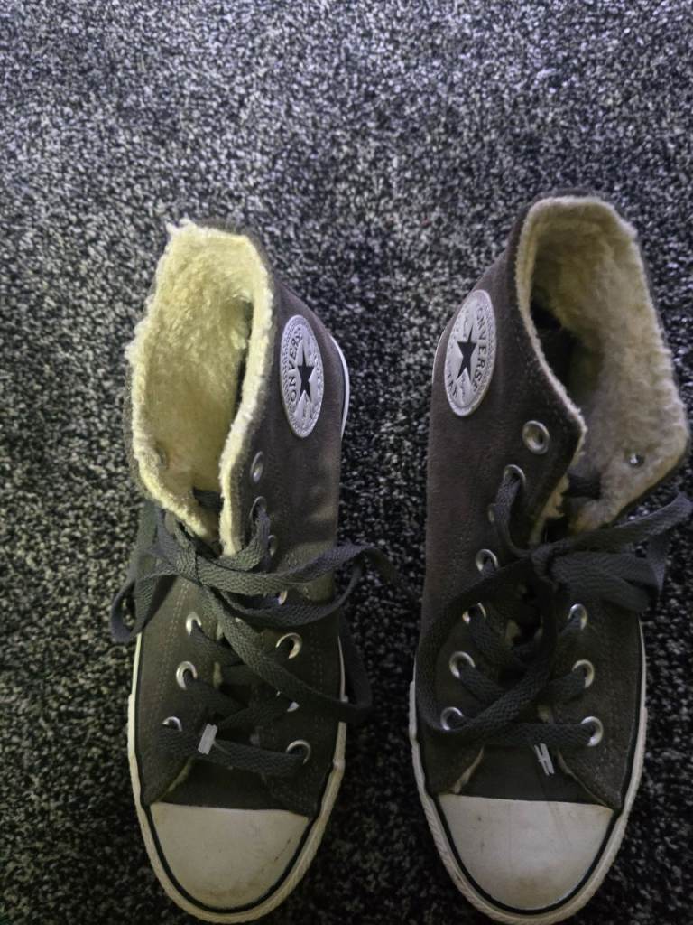 Size 5 Converse Chuck Taylor All Star – Grey Suede, Fleece-Lined High Tops