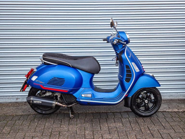 Piaggio Vespa GTS 125 SuperSport