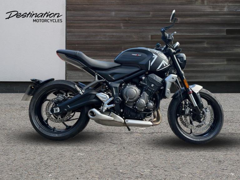 2021 Triumph Trident PREMIUM TWIN COLOUR Petrol black 6 Speed Manual