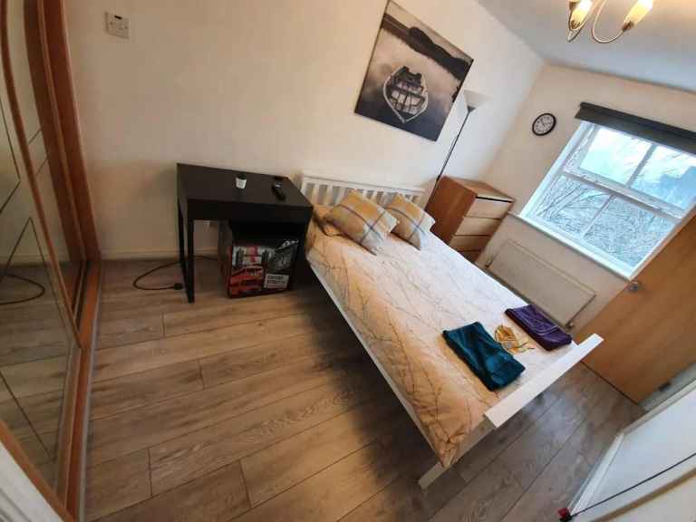 SPACIOUS DOUBLE ROOM AVAILABLE IN TURNPIKE LANE - BILLS INCLUDED 🌟