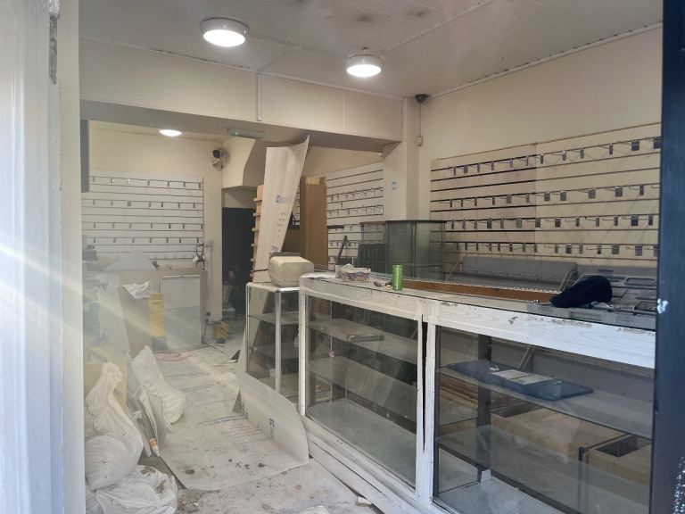 Fully fitted retail space + 4 BED HMO Available to rent/ Great investment Opportunity