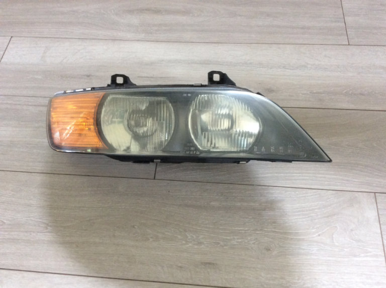 BMWZ3  PAIR HEADLIGHTS O/S N/S 