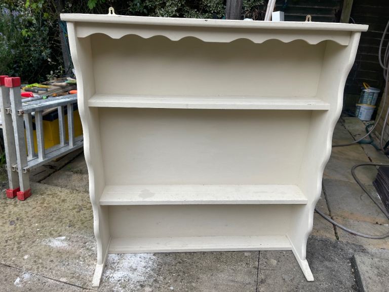 Wall unit / shelving / open display shelving 