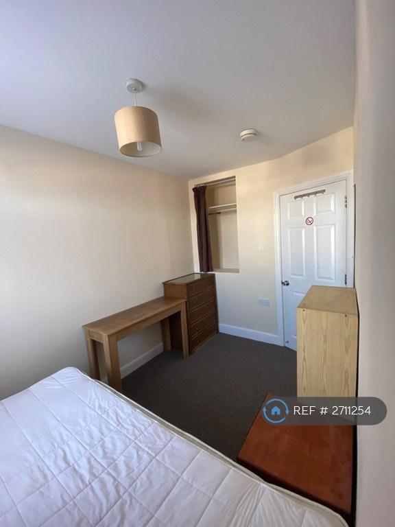 1 bedroom in Lees Road, Uxbridge, UB8 (#2711254)