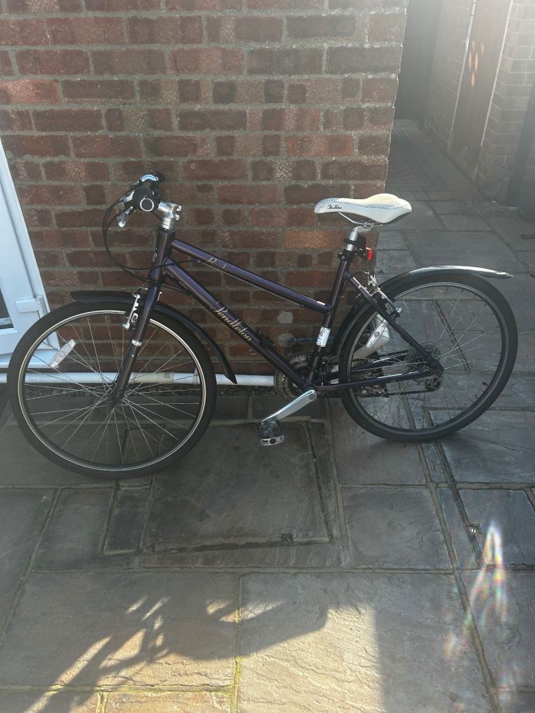 Victoria Pendleton Bike + Helmet