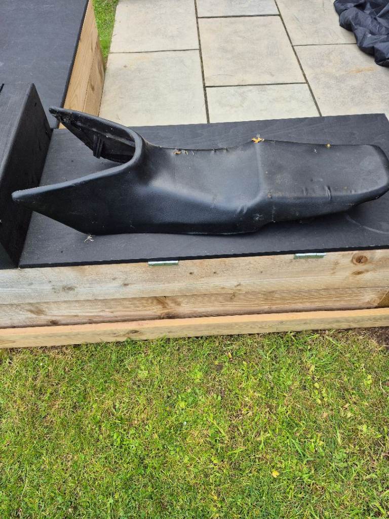 Seat For VFR 750 1990 TO 1993 NEEDS RECOVER
