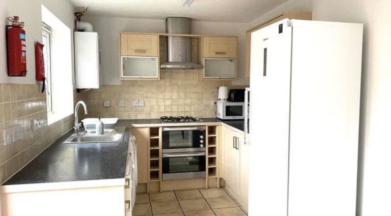 Spacious single room for rent