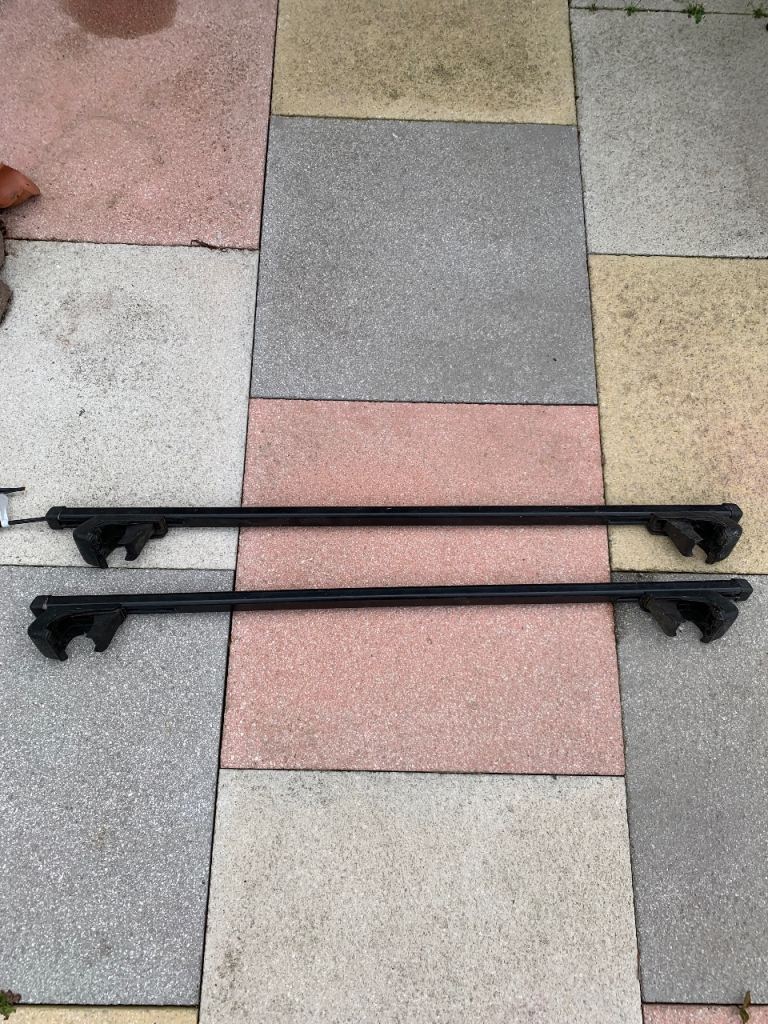 Volvo V50 roof bars