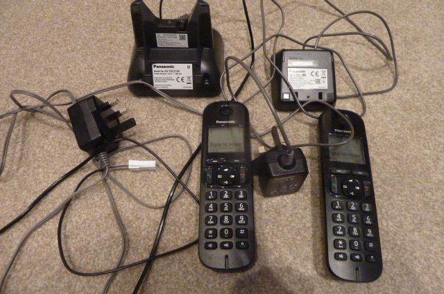 2 x working Panasonic KX-TGCA 20EX Wireless, Cordless Phone handsets in black 