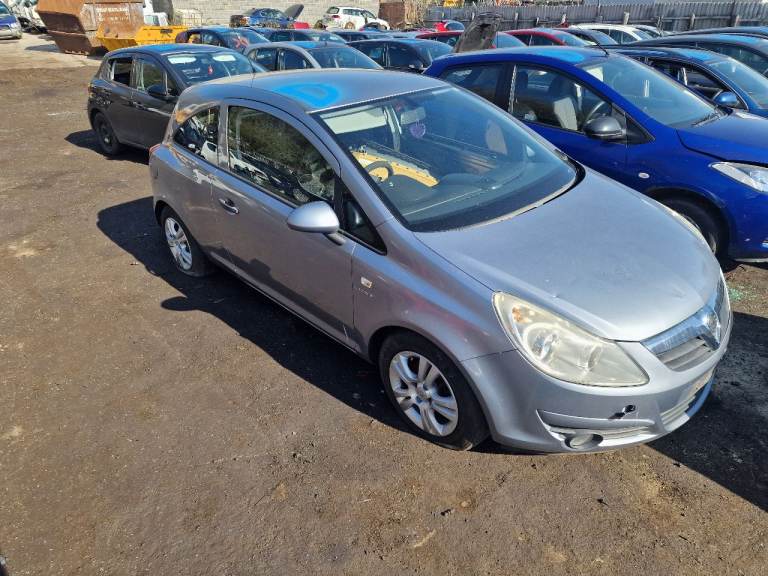 Breaking for spares vauxhall corsa 1.3 cdti 2009