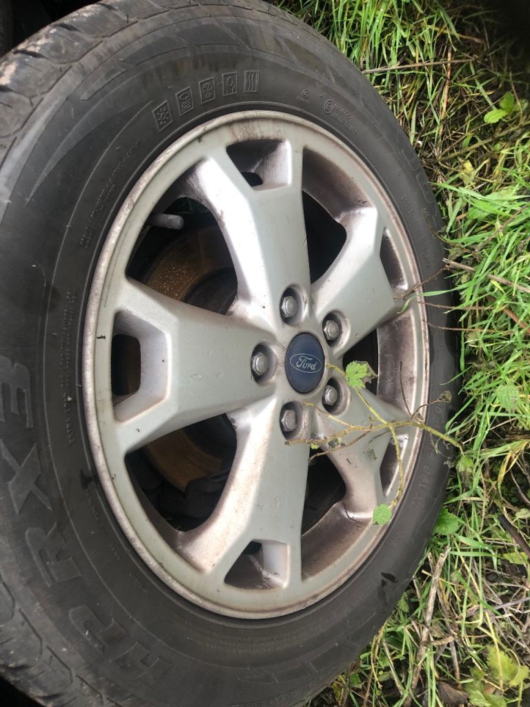 Ford alloy wheels with tyres