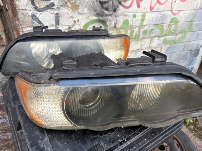 02. BMW. X5. Both. Side. Headlights. All good condition 