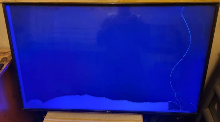 Lg 43inch Smart Tv Cracked Screen