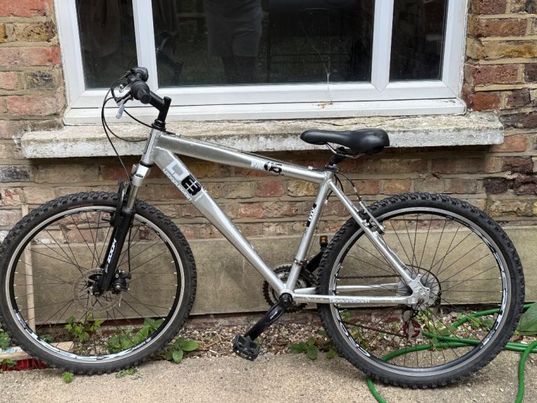 Silver Mountain Bike with Disc Brakes – Good Condition