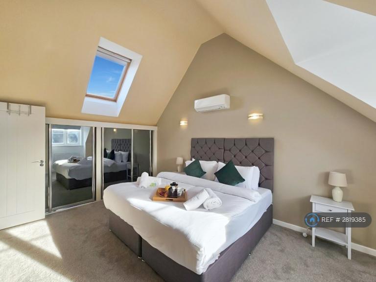 3 bedroom house in Cobblestone Way, Cheltenham, GL51 (3 bed) (#2819385)