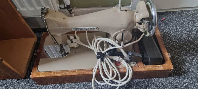 New home vintage sewing machine 