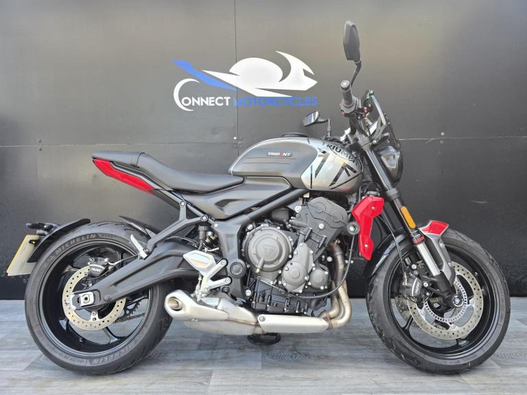 TRIUMPH TRIDENT 660 LOW MILEAGE 2021 1 OWNER HPI CLEAR