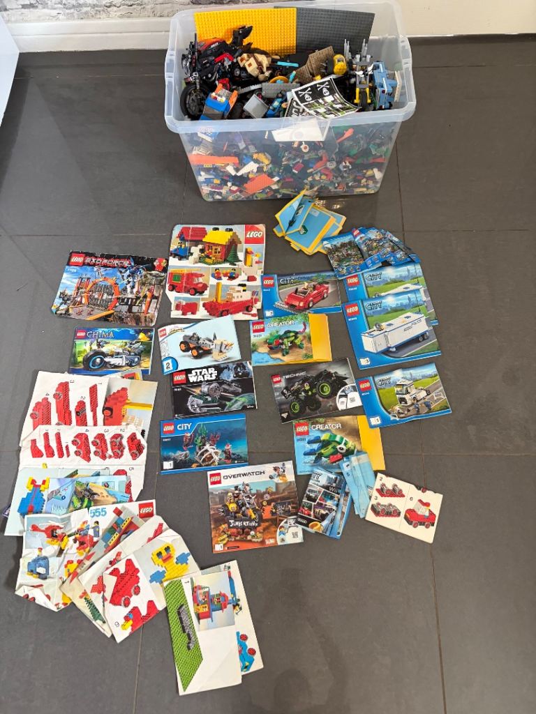 13kg of lego and instructions 