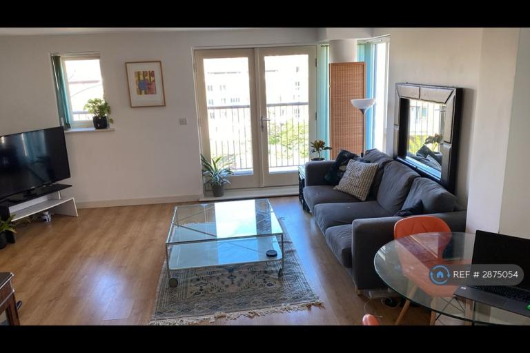 2 bedroom flat in Bow, London, E3 (2 bed) (#2875054)
