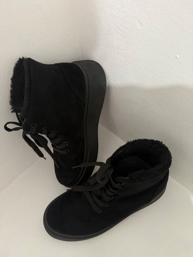 Original Almas Black Faux Suede Fur-Lined Winter Boots