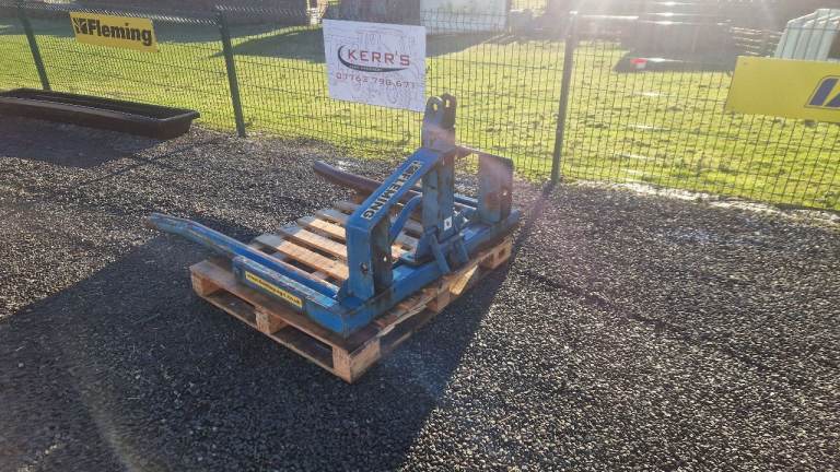 Tractor three point linkage fleming bale lifter 