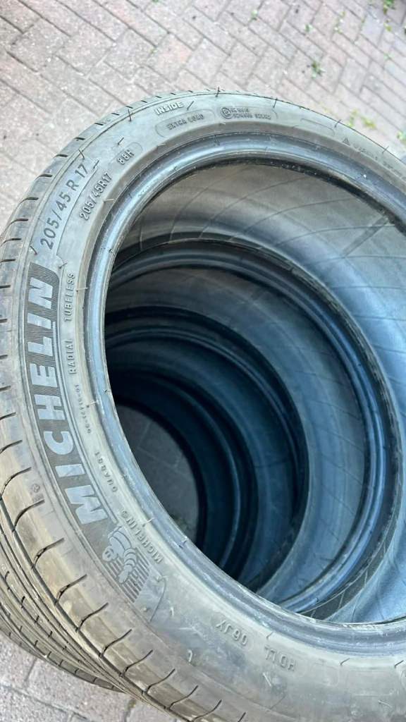 4x Michelin Primacy 4 Tyres 205/45R17