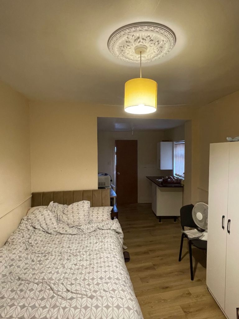 Studio flat to let Slough 