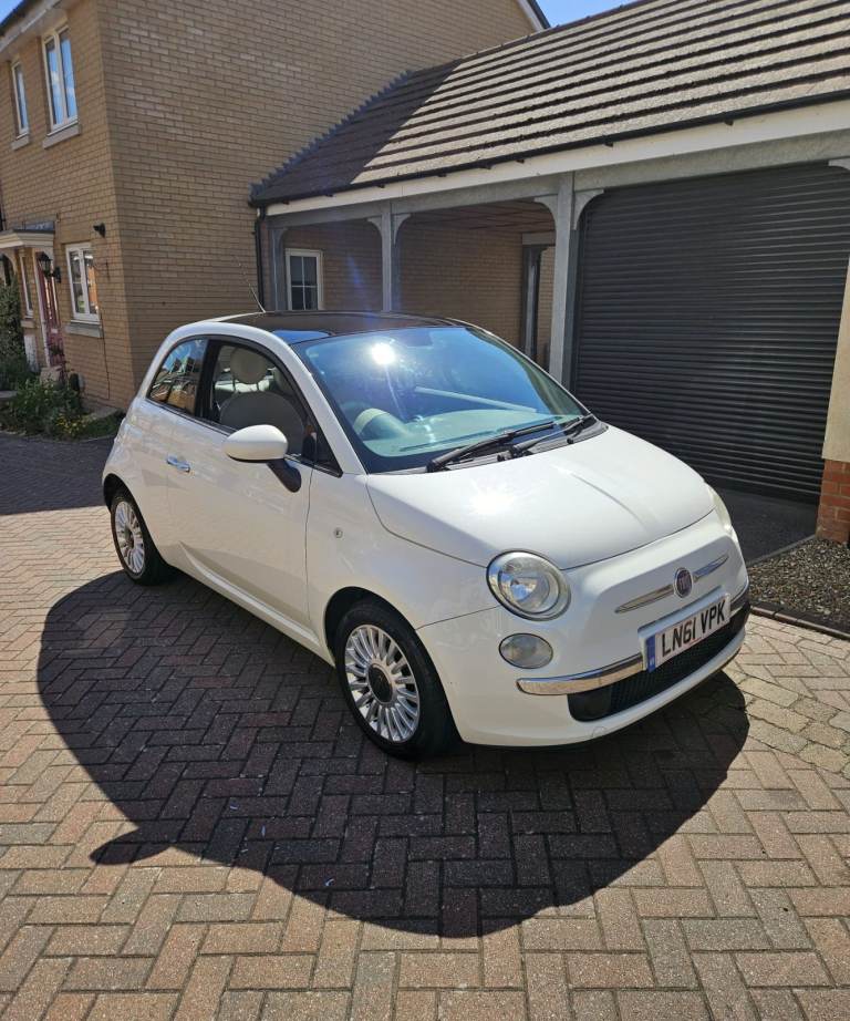 Fiat 500 Lounge in White 2011 with MOT