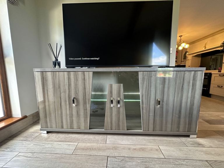 Living Room/TV Unit
