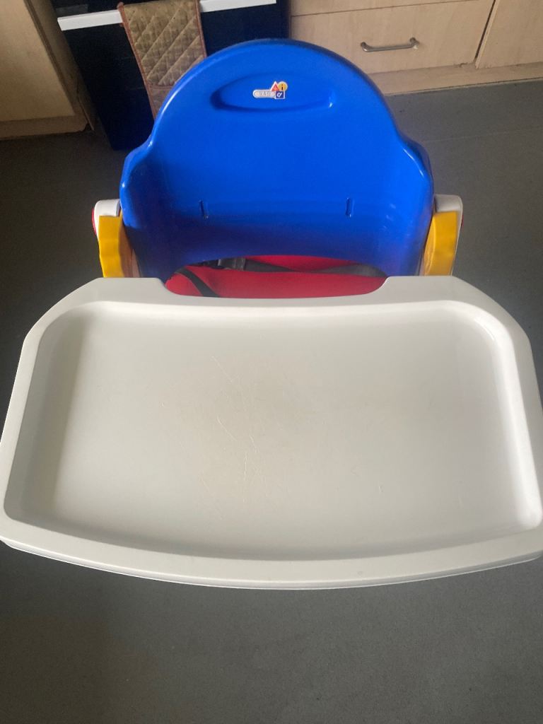 Multicoloured Plastic Children's Feeding Chair with Tray