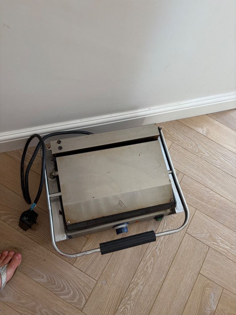 Hendi Commercial Panini Press / Sandwich Toaster - Silver, Good Condition