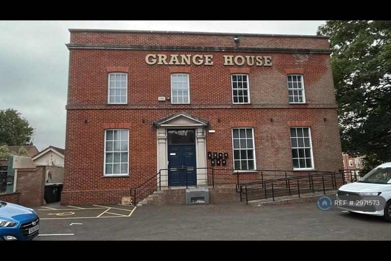 1 bedroom flat in Grange House, Darlington, DL1 (1 bed) (#2971573)