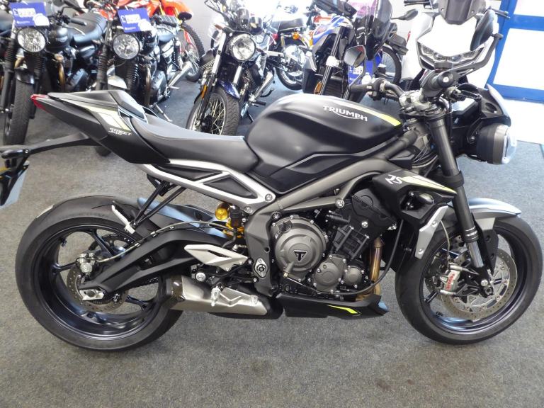 Triumph Street Triple 765RS - 2021 - 3,978 Miles at Penrith Motorcycles 